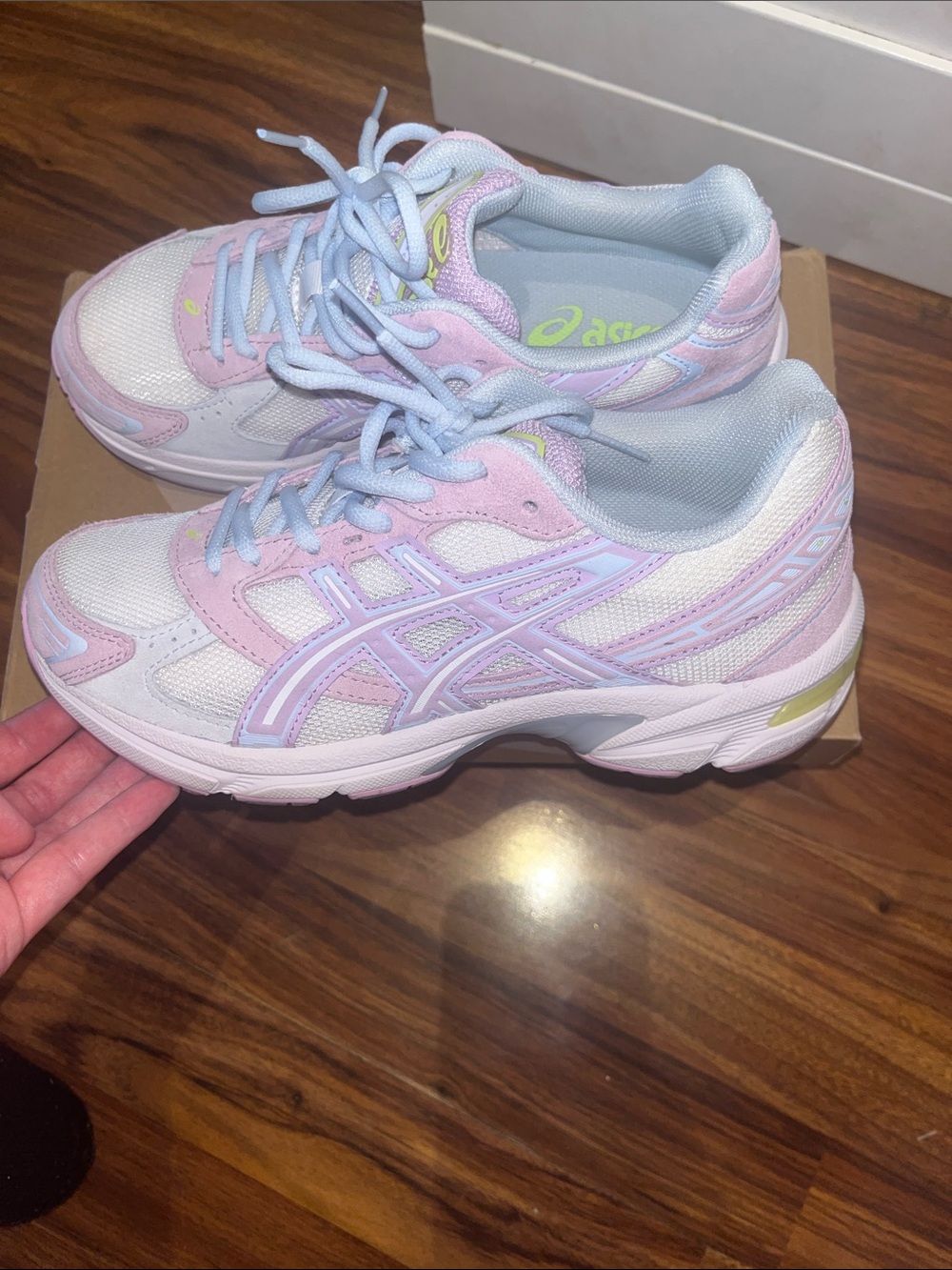 Woman’s ASICS Size 7.5 . Gel 1130. Good Condition.